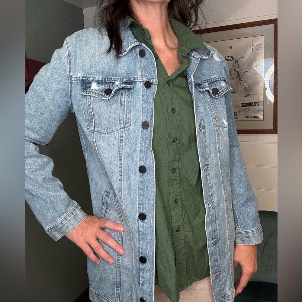 Sanctuary Distressed Light Wash Denim Jacket – Size Small
